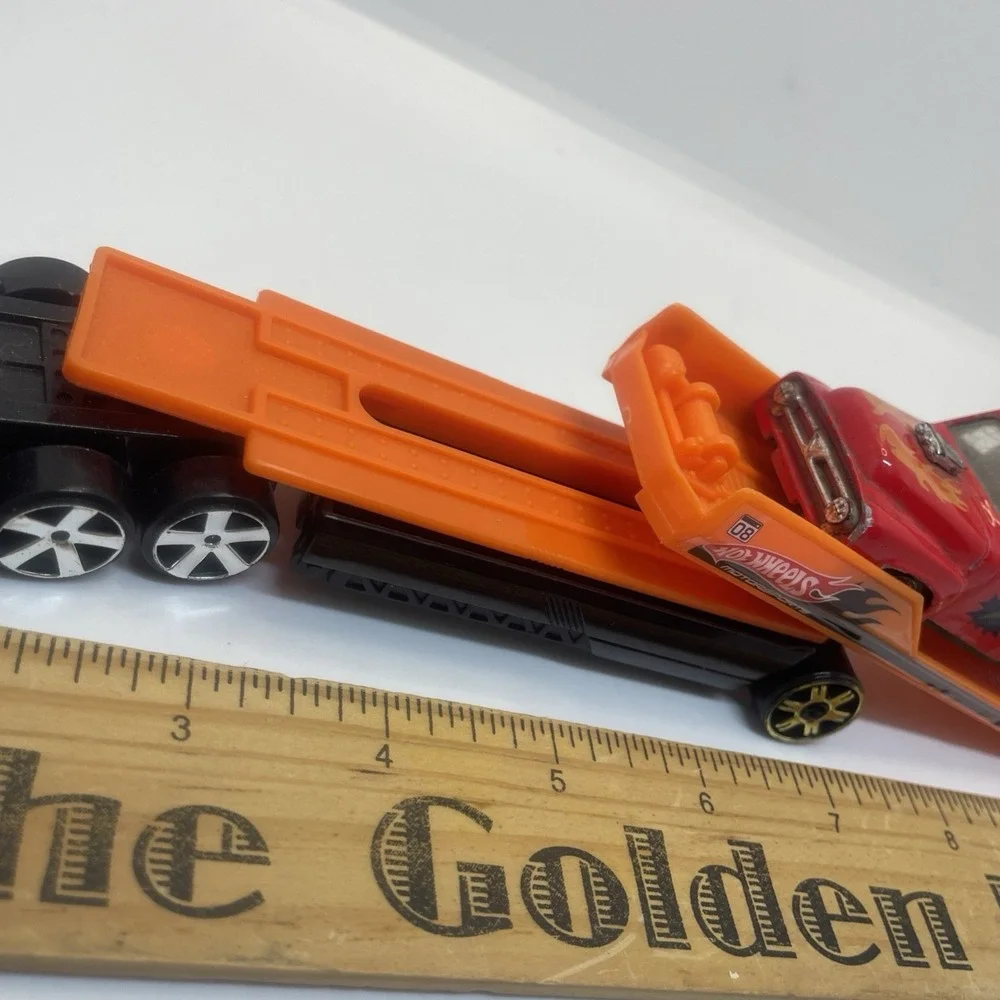 HOT‎ WHEELS Semi Truck Flat Bed  MATTEL RETRO  2006 Vehicle Carrier Toy Cars